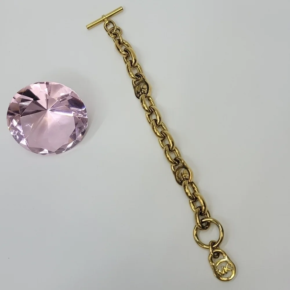 MICHAEL KORS WOMEN GOLD LOGO CHAIN BRACELET